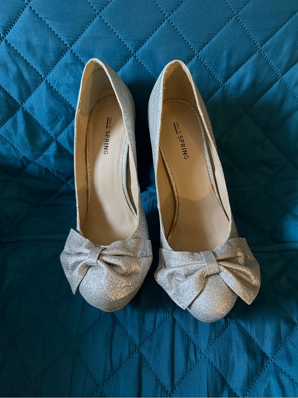 Call It Spring Silver Glitter Bow High Heels Sz9 - Picture 5 of 6